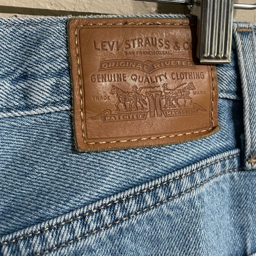 Levi’s | Baggy Dad Jean In Medium Wash Size: 25 - Picture 4 of 6